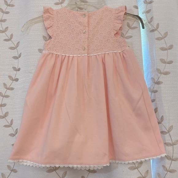 Isaac Mizrahi girls pink eyelet lace sleeveless dress, lace trim hem front bow - Picture 4 of 9